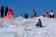 雪遊び